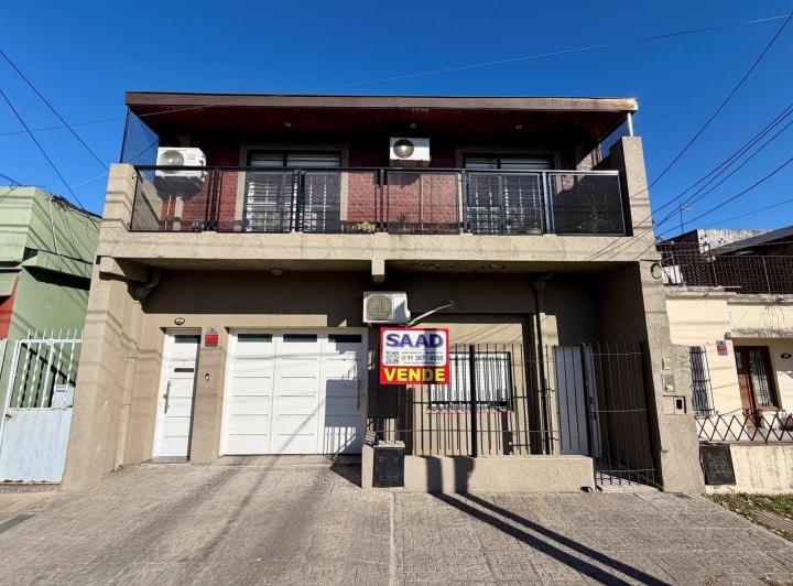 Casa · 136m² · 6 Ambientes · 2 Cocheras