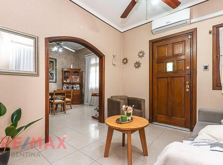 Casa · 113m² · 6 Ambientes · 2 Cocheras
