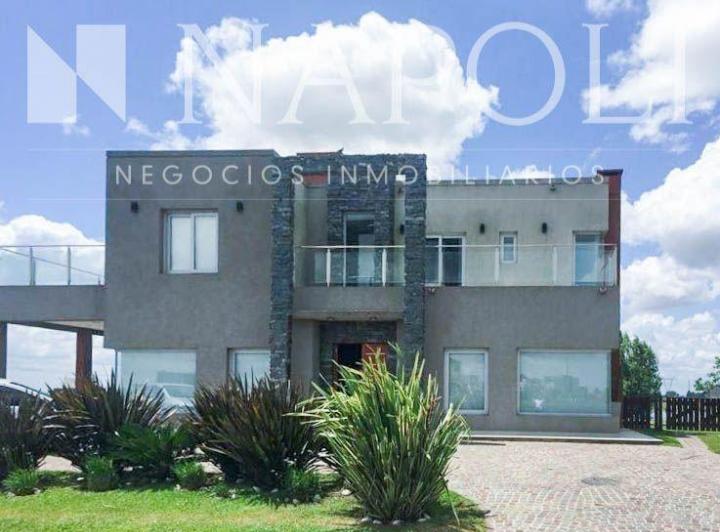 Casa · 350m² · 5 Ambientes · 1 Cochera