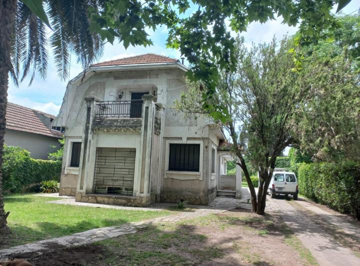 Casa · 250m² · 5 Ambientes