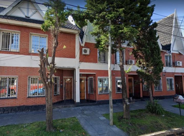 Casa · 120m² · 5 Ambientes · 2 Cocheras