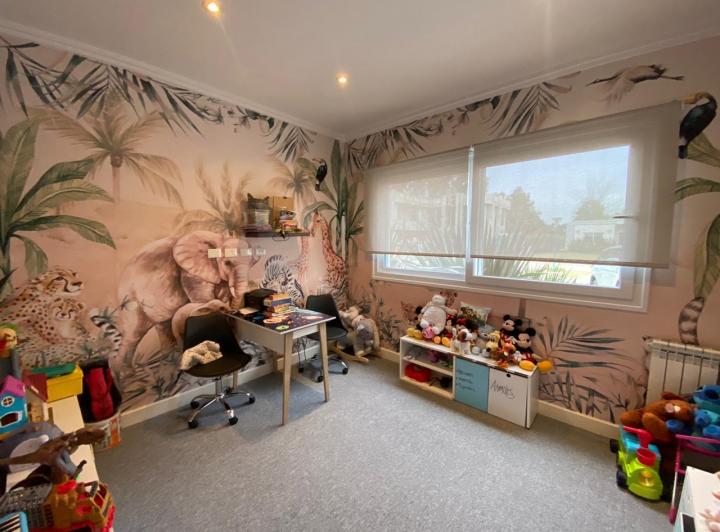 Casa · 330m² · 6 Ambientes · 2 Cocheras
