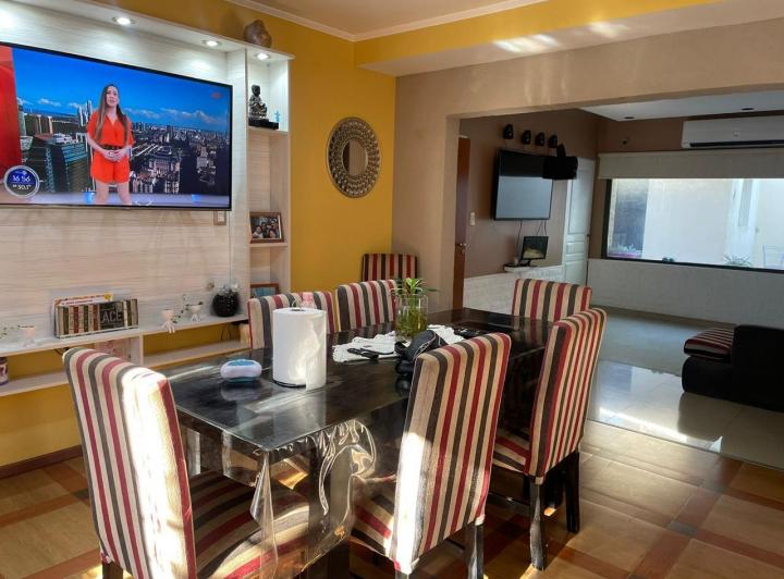 Casa · 240m² · 7 Ambientes · 2 Cocheras
