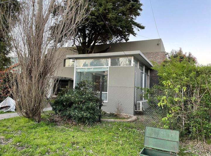 Casa · 220m² · 5 Ambientes · 1 Cochera