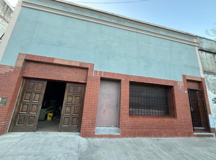 Casa · 220m² · 5 Ambientes · 1 Cochera