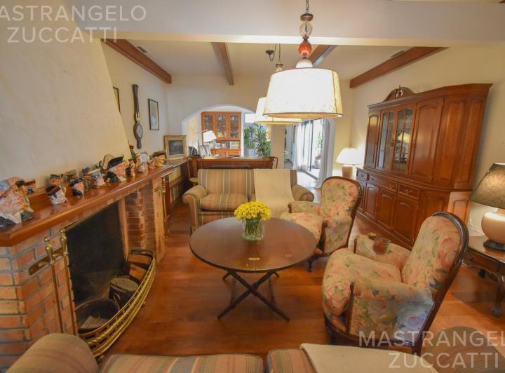 Casa · 280m² · 5 Ambientes · 1 Cochera