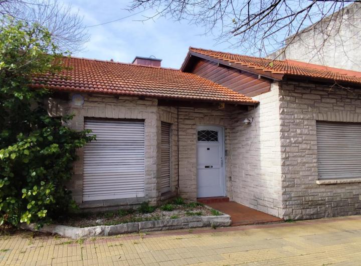 Casa · 183m² · 9 Ambientes · 1 Cochera