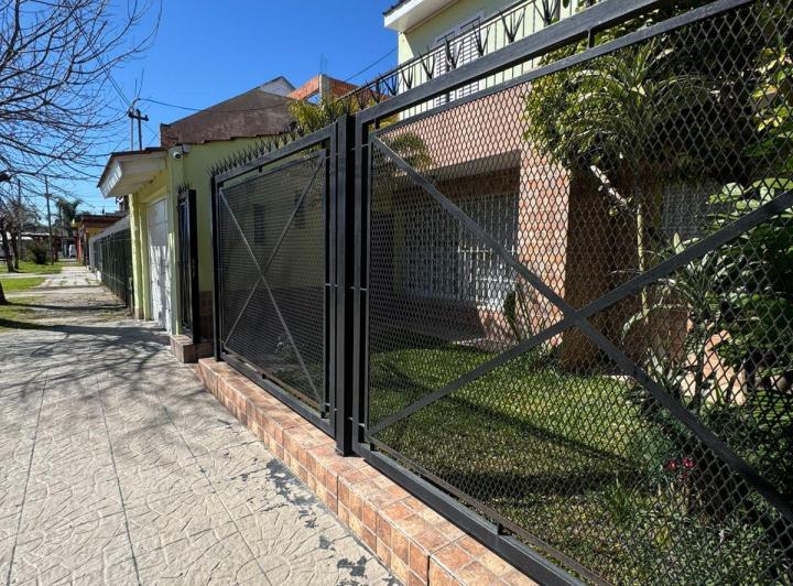 Casa · 170m² · 5 Ambientes · 1 Cochera