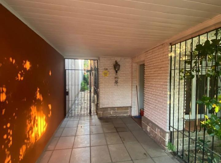Casa · 196m² · 6 Ambientes · 1 Cochera