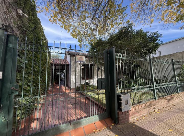 Casa · 190m² · 6 Ambientes · 2 Cocheras