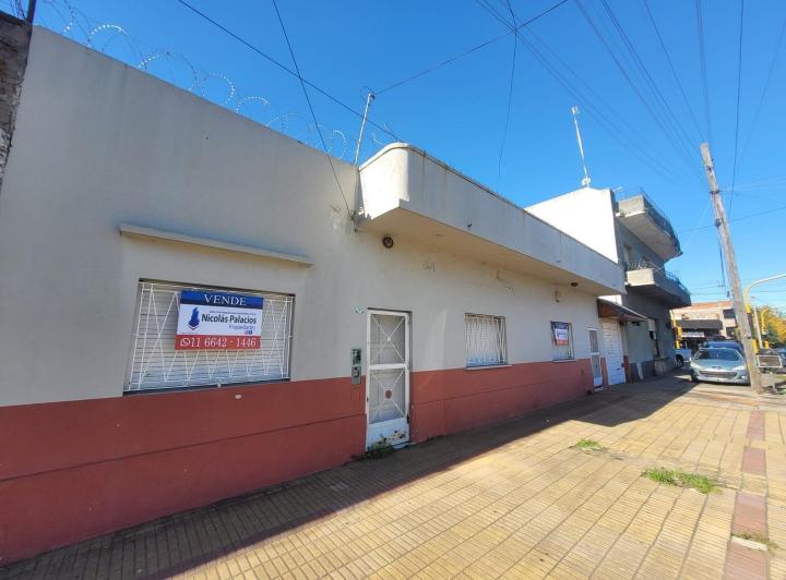 Casa · 200m² · 5 Ambientes · 1 Cochera