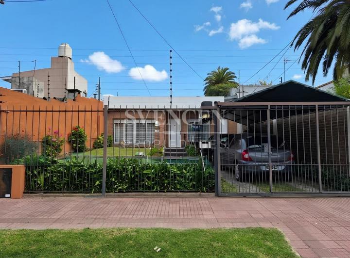 Casa · 130m² · 5 Ambientes · 2 Cocheras