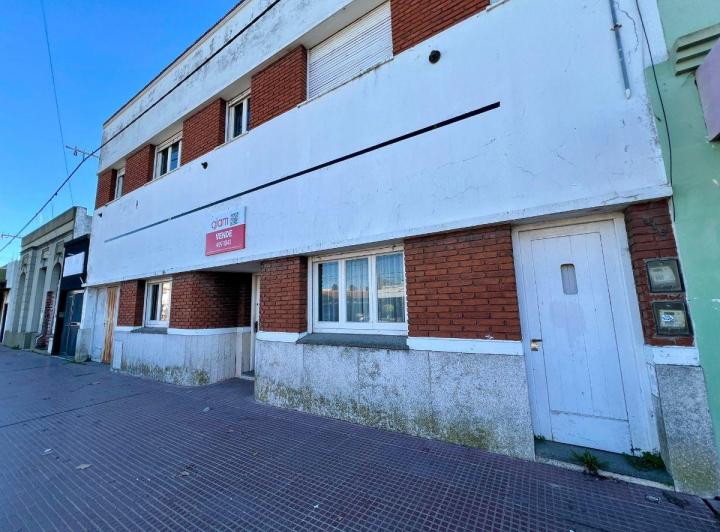 Casa · 249m² · 11 Ambientes · 2 Cocheras