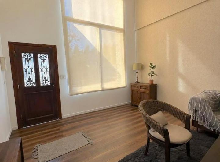 Casa · 250m² · 6 Ambientes · 3 Cocheras