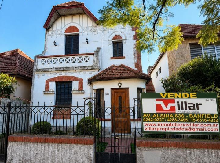 Casa · 265m² · 5 Ambientes · 1 Cochera