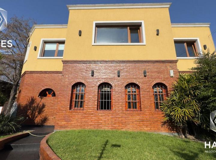 Casa · 110m² · 6 Ambientes · 1 Cochera