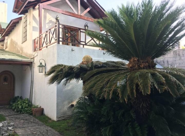 Casa · 250m² · 6 Ambientes