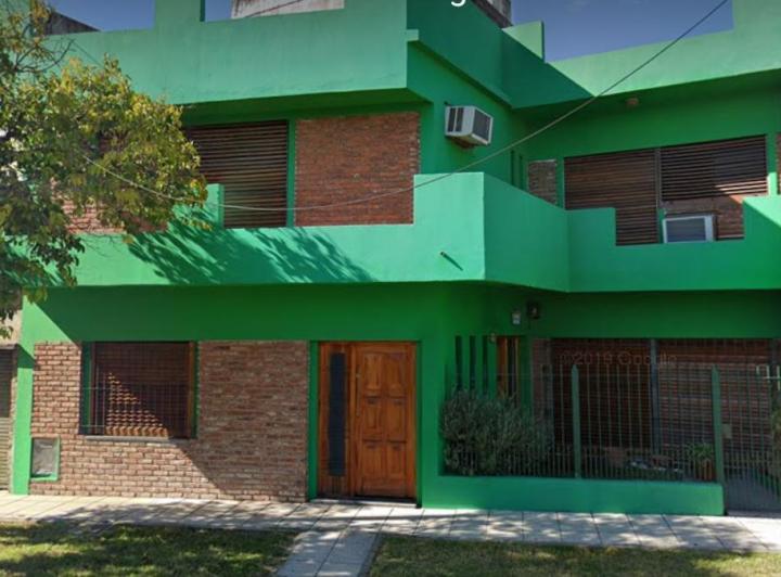 Casa · 150m² · 5 Ambientes · 2 Cocheras