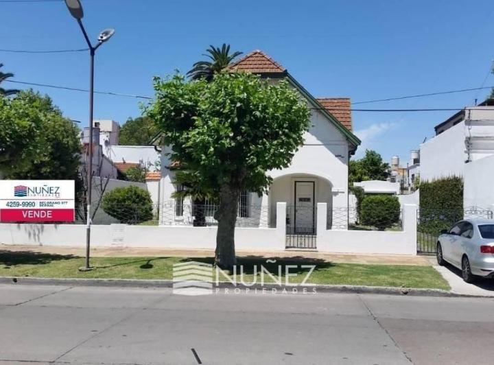 Casa · 258m² · 5 Ambientes · 1 Cochera