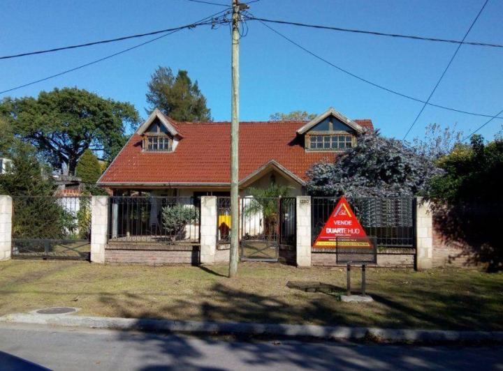 Casa · 140m² · 5 Ambientes · 1 Cochera