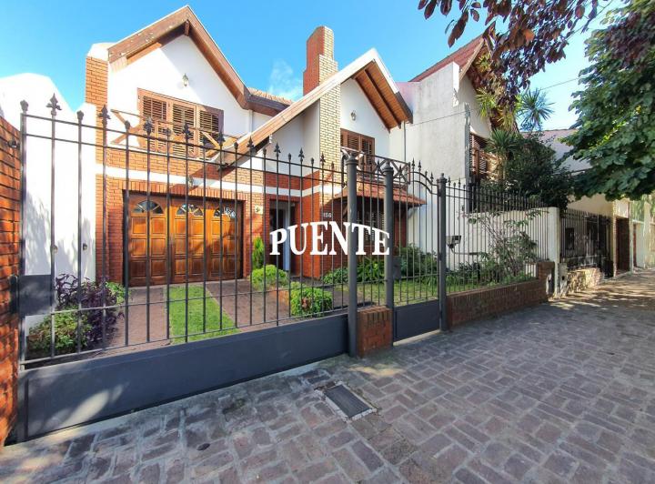 Casa · 249m² · 5 Ambientes · 3 Cocheras