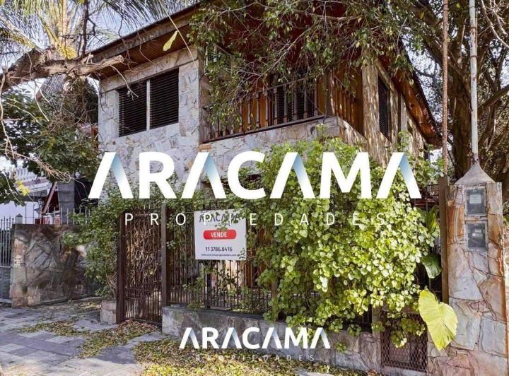 Casa · 180m² · 5 Ambientes · 1 Cochera