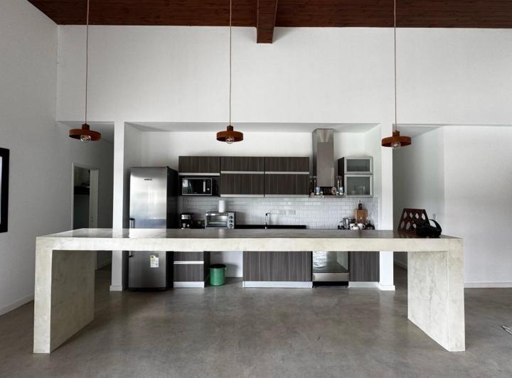 Casa · 180m² · 5 Ambientes