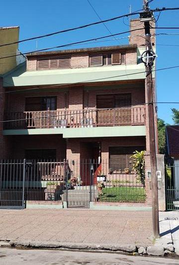 Casa · 330m² · 5 Ambientes