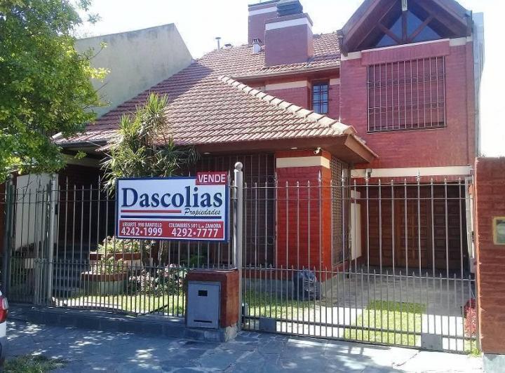 Casa · 1m² · 5 Ambientes · 1 Cochera