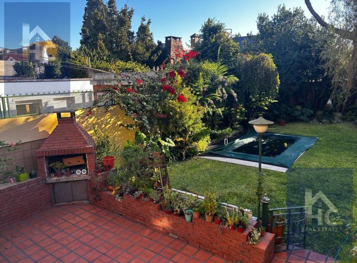 Casa · 300m² · 5 Ambientes · 5 Cocheras