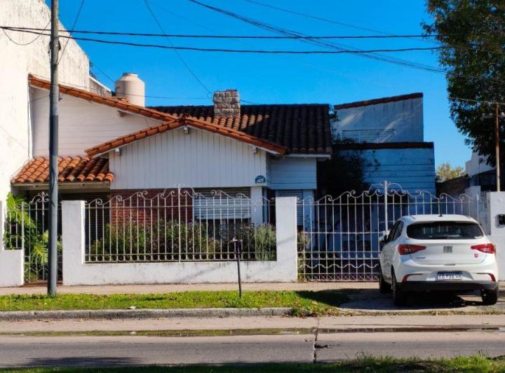 Casa · 189m² · 7 Ambientes · 4 Cocheras