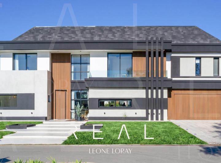 Casa · 340m² · 6 Ambientes · 2 Cocheras