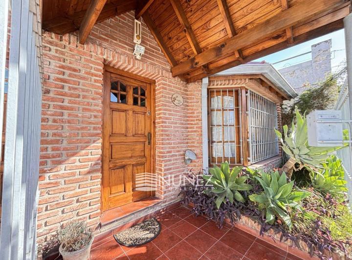 Casa · 190m² · 5 Ambientes · 2 Cocheras
