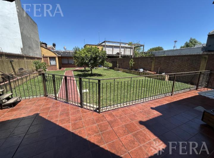 Casa · 279m² · 6 Ambientes · 1 Cochera