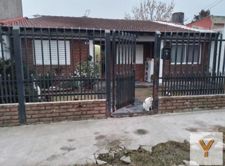 Casa · 200m² · 5 Ambientes