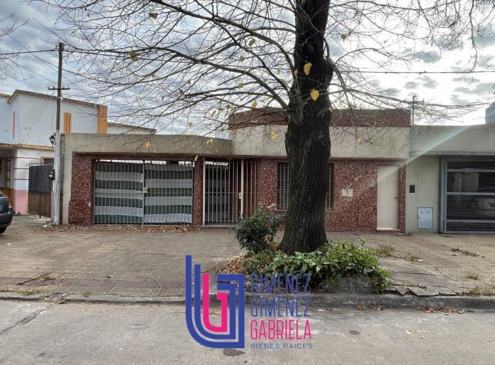 Casa · 200m² · 5 Ambientes · 1 Cochera