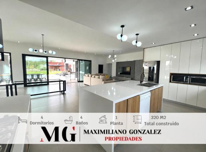 Casa · 320m² · 5 Ambientes · 1 Cochera
