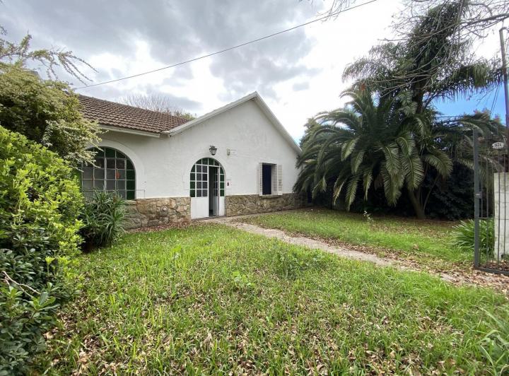 Casa · 350m² · 6 Ambientes · 2 Cocheras