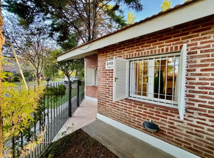 Casa · 135m² · 5 Ambientes · 2 Cocheras