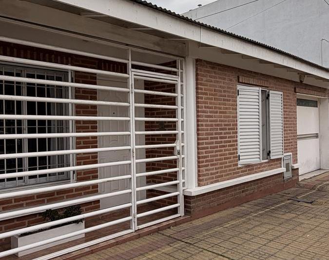 Casa · 115m² · 6 Ambientes · 1 Cochera