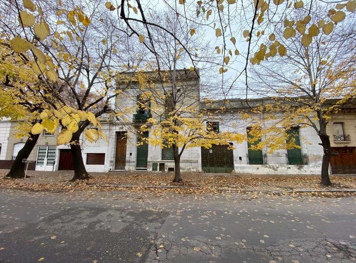 Casa · 742m² · 40 Ambientes · 1 Cochera