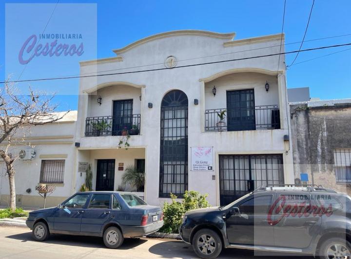 Casa · 90m² · 6 Ambientes · 1 Cochera