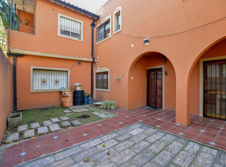 Casa · 130m² · 5 Ambientes · 3 Cocheras