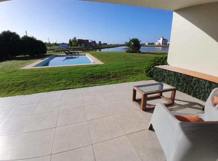 Casa · 148m² · 5 Ambientes · 2 Cocheras