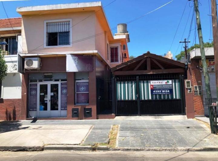 Casa · 200m² · 4 Dormitorios · 1 Cochera