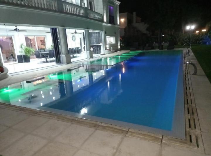 Casa · 701m² · 7 Ambientes · 4 Cocheras