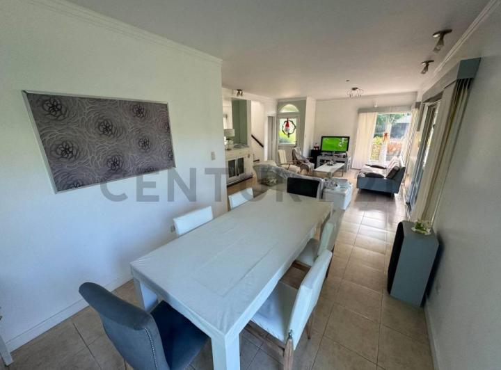 Casa · 205m² · 5 Ambientes