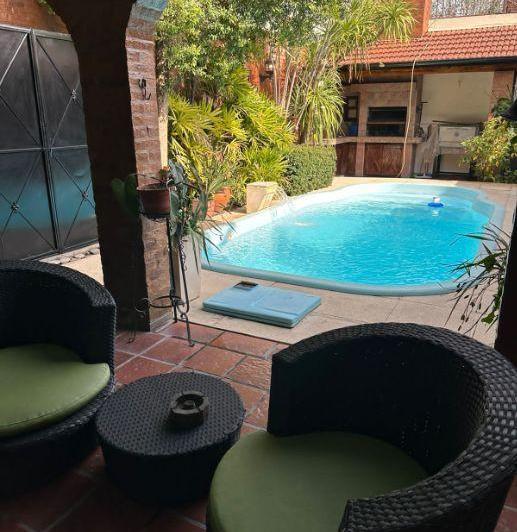 Casa · 240m² · 6 Ambientes