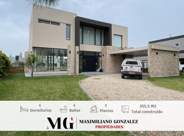 Casa · 238m² · 5 Ambientes · 1 Cochera