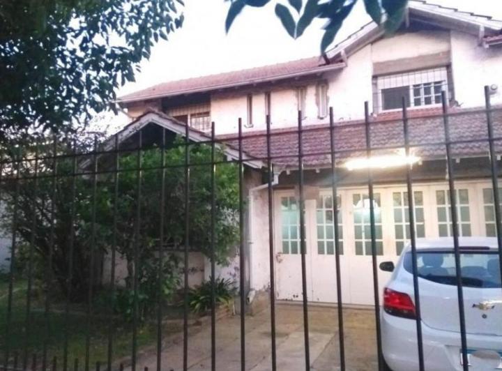 Casa · 221m² · 5 Ambientes · 1 Cochera